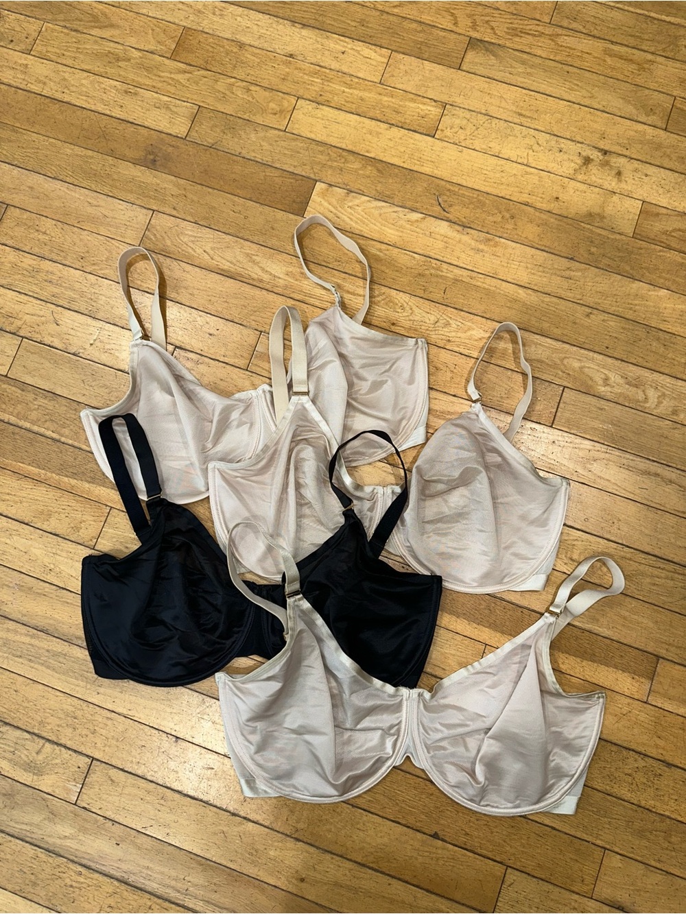 Woman’s Soma bra lot bundle unbelievable minimizer